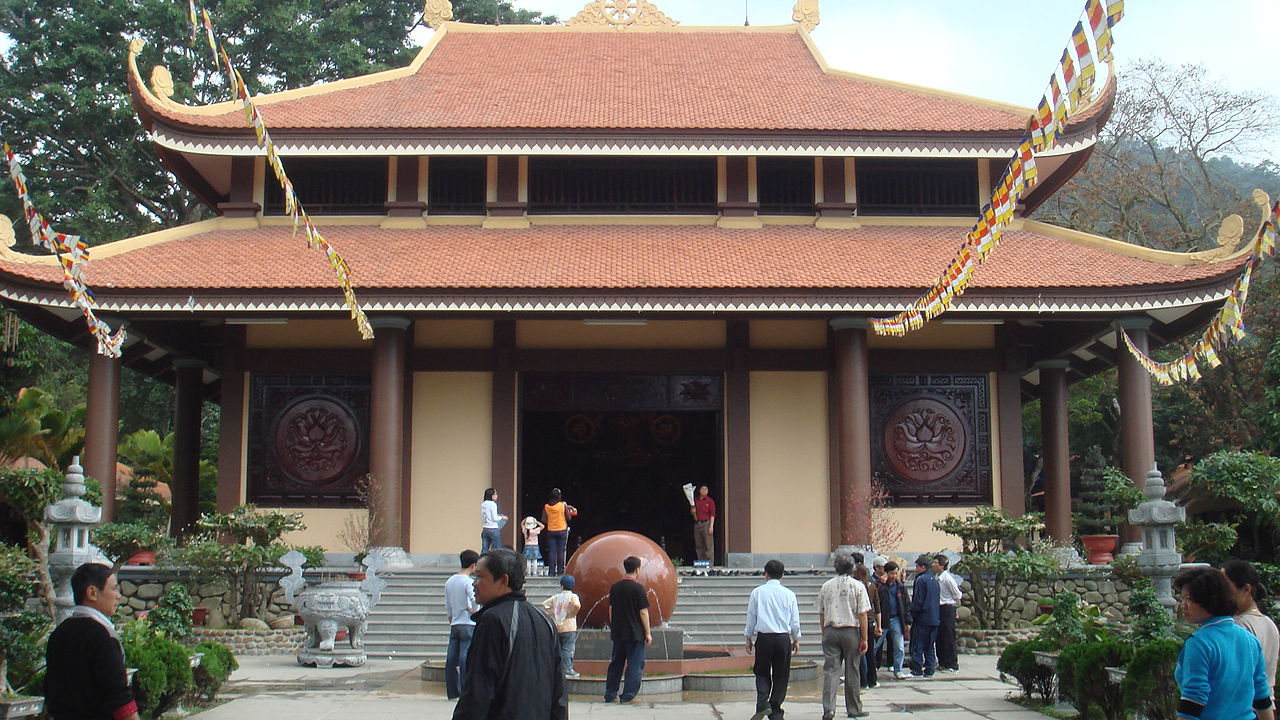 Chùa Lân-Thiền viện Trúc Lâm Yên Tử.jpg