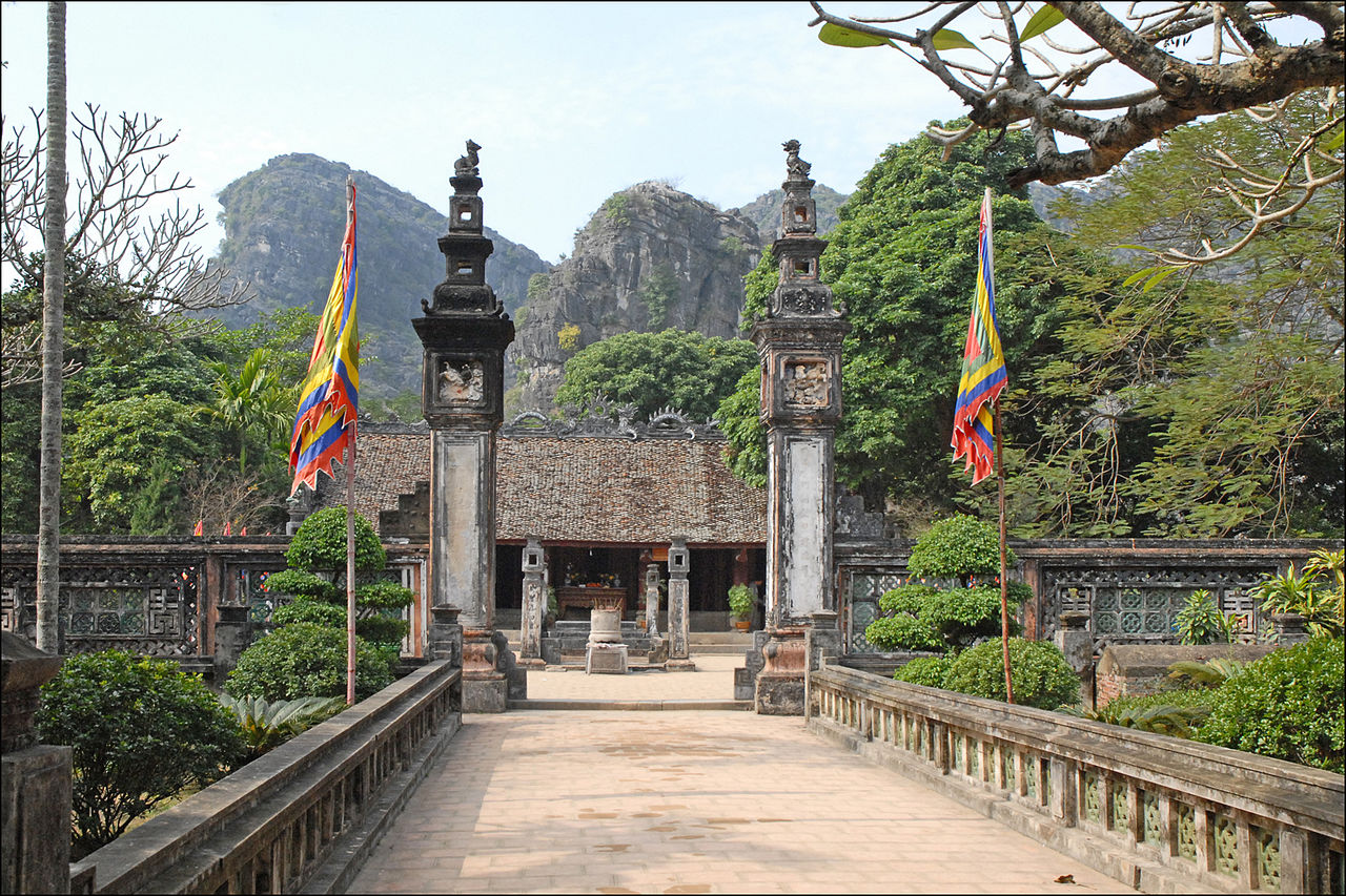 Temple commémoratif au roi Dinh Tien Hoang (Hoa Lu).jpg